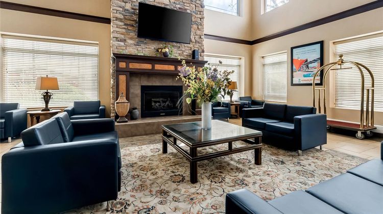 Howard Johnson Hotel - Toms River Lobby