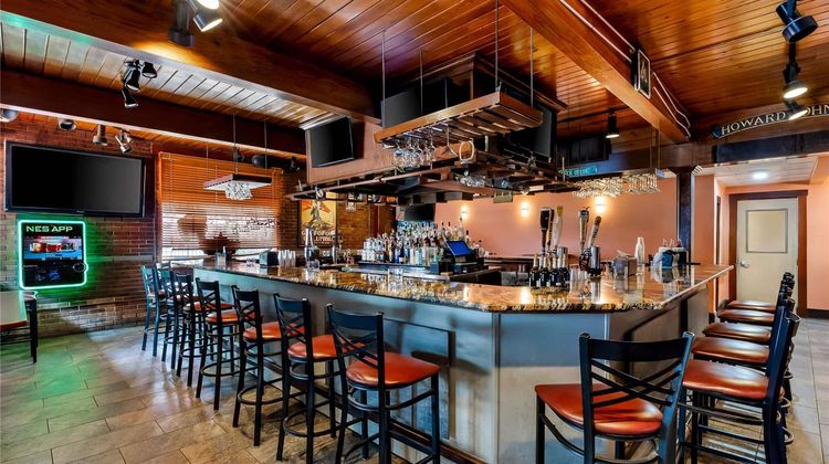 Howard Johnson Hotel - Toms River Restaurant