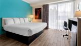 Howard Johnson Hotel - Toms River Suite