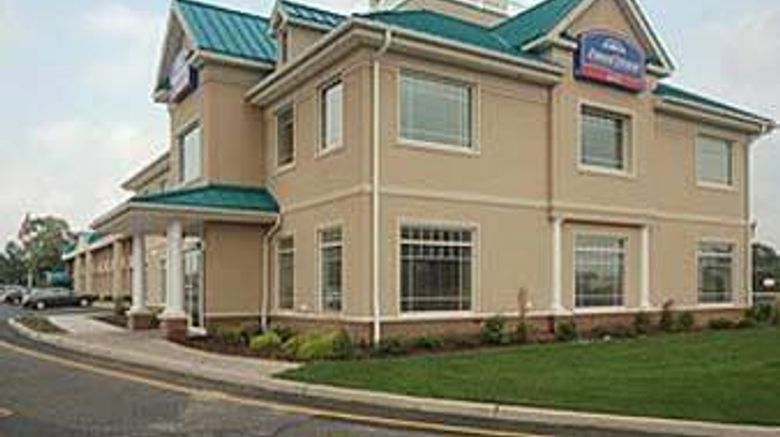 Howard Johnson Hotel - Toms River Exterior. Images powered by <a href="https://iceportal.shijigroup.com" target="_blank" rel="noopener">Ice Portal</a>.