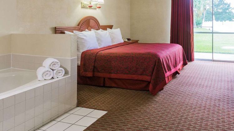 Days Inn Ocala North Suite
