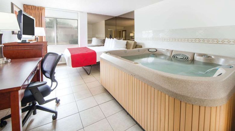 <b>Ramada Enid Suite</b>. Images powered by <a href="https://iceportal.shijigroup.com/" title="IcePortal" target="_blank">IcePortal</a>.