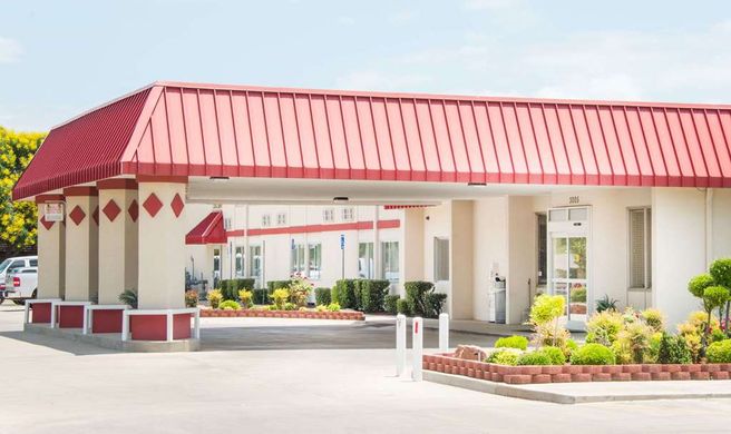 Ramada Enid Exterior