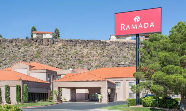 Ramada St George Exterior