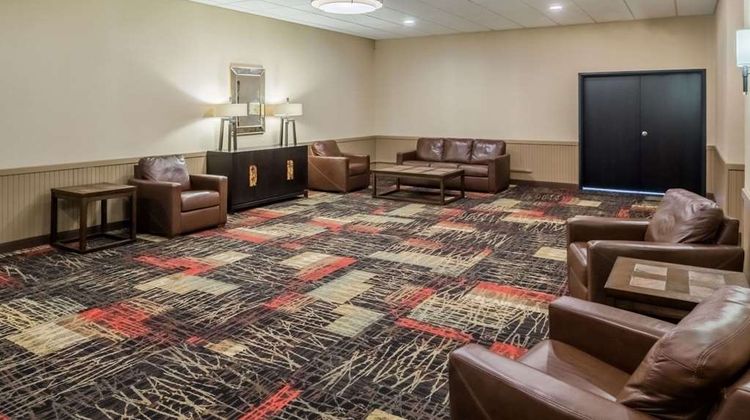 Ramada Grand Forks Lobby