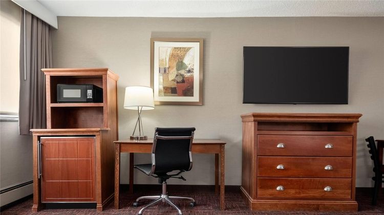 Ramada Grand Forks Room