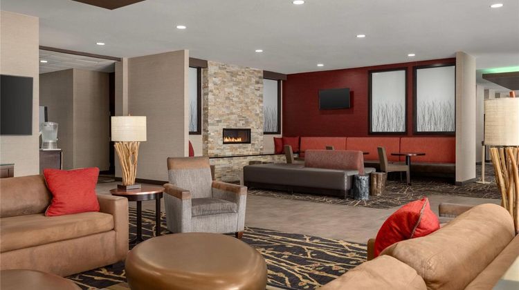 Ramada Grand Forks Lobby