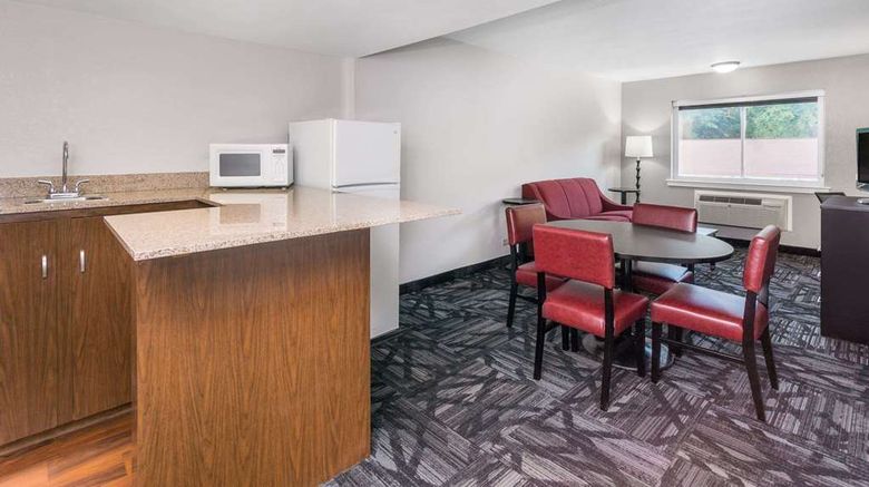 <b>Ramada Tuscaloosa Suite</b>. Images powered by <a href="https://iceportal.shijigroup.com/" title="IcePortal" target="_blank">IcePortal</a>.