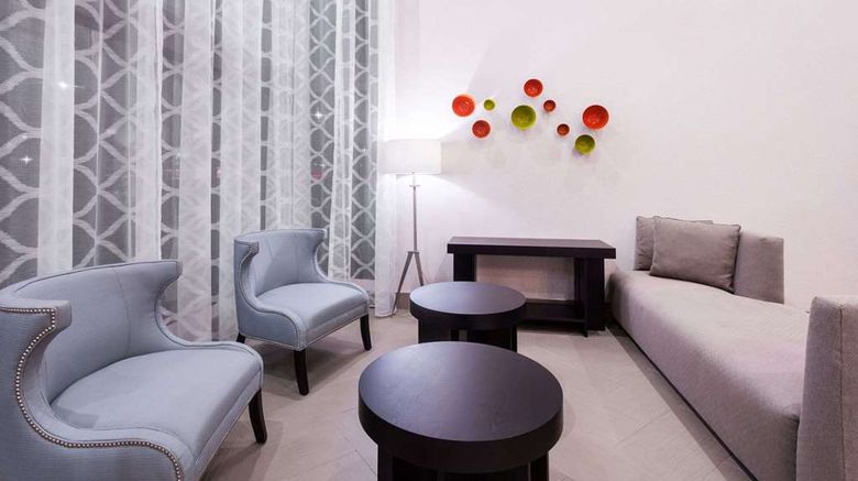 <b>Ramada Tuscaloosa Lobby</b>. Images powered by <a href="https://iceportal.shijigroup.com/" title="IcePortal" target="_blank">IcePortal</a>.