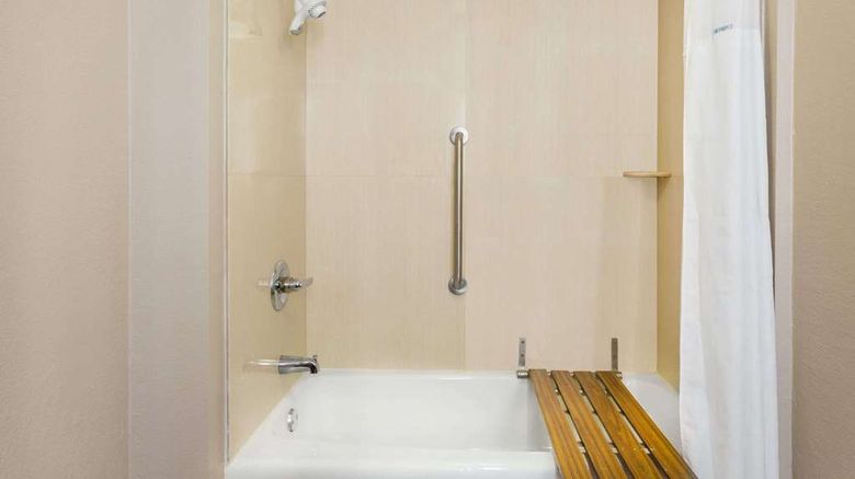 <b>Ramada Tuscaloosa Room</b>. Images powered by <a href="https://iceportal.shijigroup.com/" title="IcePortal" target="_blank">IcePortal</a>.