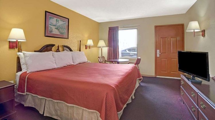 Travelodge Forest Park Atlanta South Room