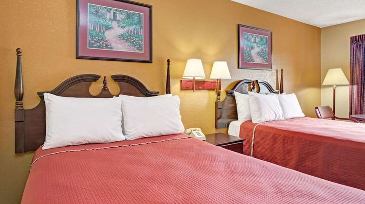 Travelodge Forest Park Atlanta South Room