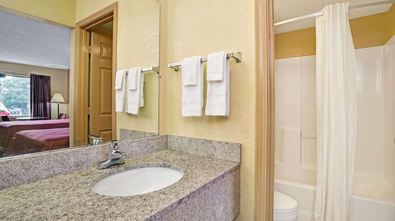 <b>Travelodge Forest Park Atlanta South Room</b>. Images powered by <a href="https://iceportal.shijigroup.com/" title="IcePortal" target="_blank">IcePortal</a>.
