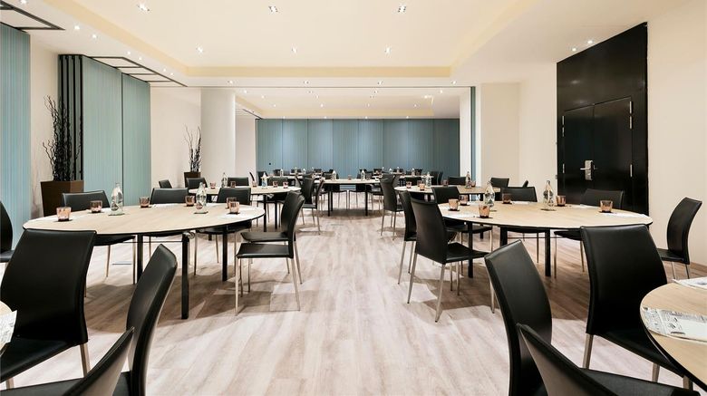 <b>Hotel Condal Mar, Affiliated by Melia Meeting</b>. Images powered by <a href="https://iceportal.shijigroup.com/" title="IcePortal" target="_blank">IcePortal</a>.