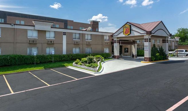 Super 8 Grand Prairie North Exterior