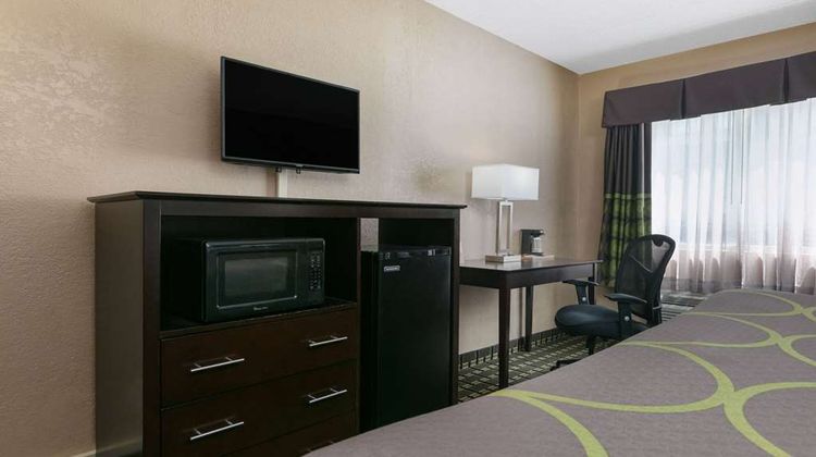 Super 8 Grand Prairie North Room
