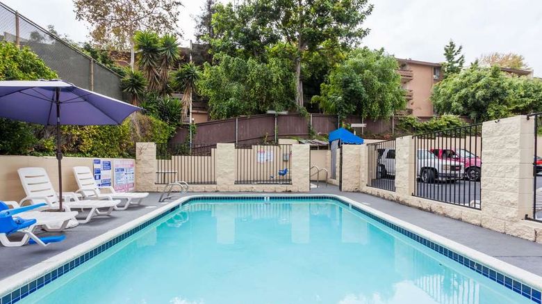 <b>Howard Johnson  San Diego/Hotel Circle Pool</b>. Images powered by <a href="https://iceportal.shijigroup.com/" title="IcePortal" target="_blank">IcePortal</a>.