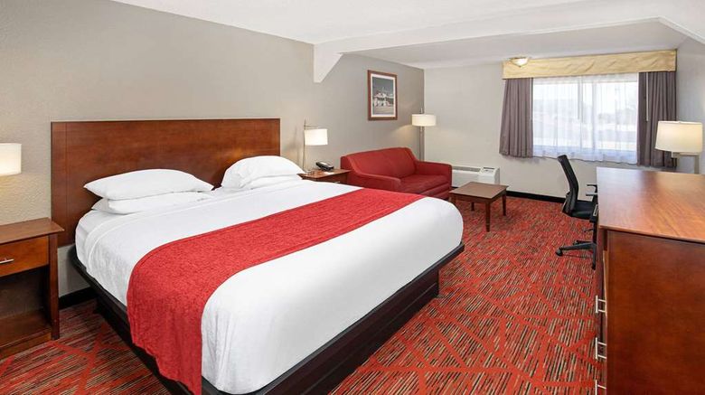<b>Ramada Bowling Green Room</b>. Images powered by <a href="https://iceportal.shijigroup.com/" title="IcePortal" target="_blank">IcePortal</a>.