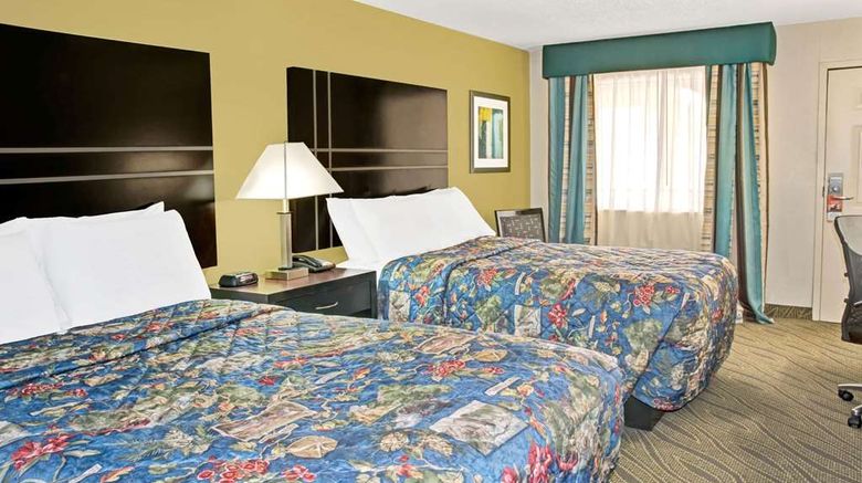 <b>Howard Johnson Express  Houston Downtown Room</b>. Images powered by <a href="https://iceportal.shijigroup.com/" title="IcePortal" target="_blank">IcePortal</a>.
