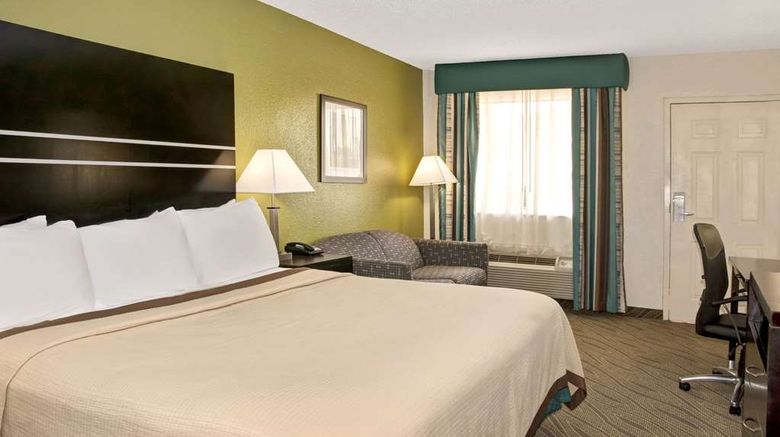 <b>Howard Johnson Express  Houston Downtown Room</b>. Images powered by <a href="https://iceportal.shijigroup.com/" title="IcePortal" target="_blank">IcePortal</a>.