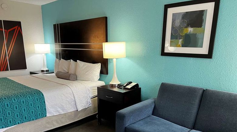 <b>Howard Johnson Express  Houston Downtown Room</b>. Images powered by <a href="https://iceportal.shijigroup.com/" title="IcePortal" target="_blank">IcePortal</a>.