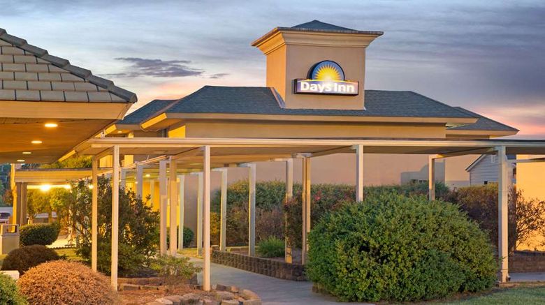 <b>Days Inn Charlotte/Woodlawn Exterior</b>. Images powered by <a href="https://iceportal.shijigroup.com/" title="IcePortal" target="_blank">IcePortal</a>.