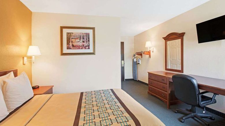 <b>Days Inn Charlotte/Woodlawn Room</b>. Images powered by <a href="https://iceportal.shijigroup.com/" title="IcePortal" target="_blank">IcePortal</a>.