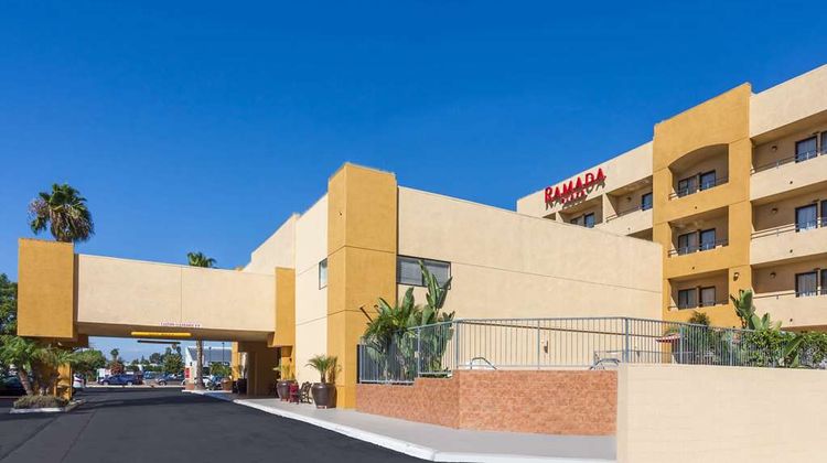 Ramada Plaza Garden Grove/Anaheim South Exterior