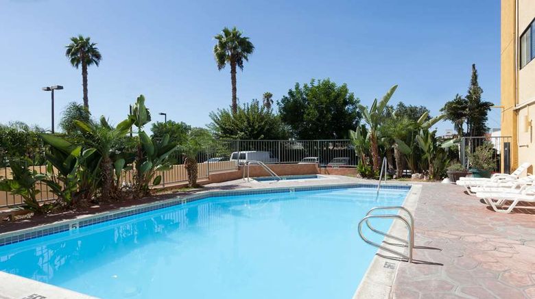 <b>Ramada Plaza Garden Grove/Anaheim South Pool</b>. Images powered by <a href="https://iceportal.shijigroup.com/" title="IcePortal" target="_blank">IcePortal</a>.