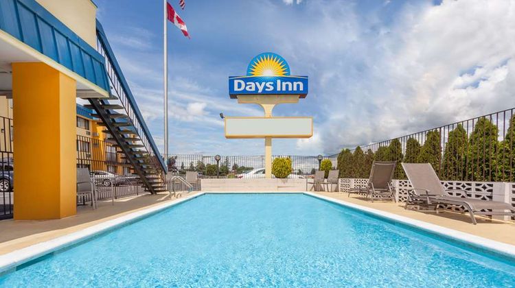 Days Inn Bellingham Pool