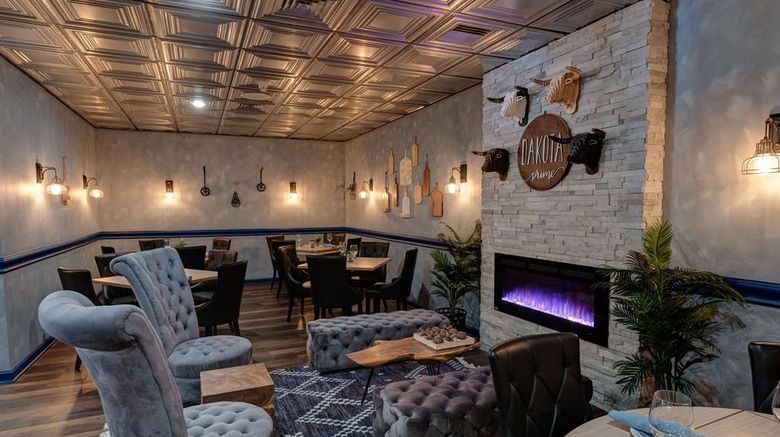 <b>Ramada Vineland Restaurant</b>. Images powered by <a href="https://iceportal.shijigroup.com/" title="IcePortal" target="_blank">IcePortal</a>.