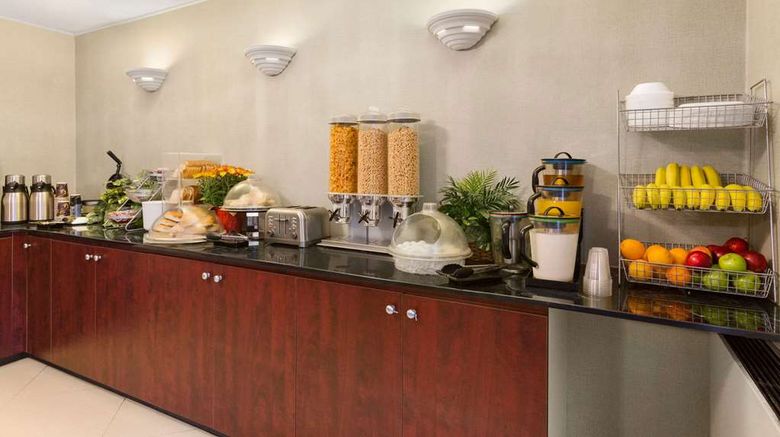 <b>Travelodge Owen Sound Restaurant</b>. Images powered by <a href="https://iceportal.shijigroup.com/" title="IcePortal" target="_blank">IcePortal</a>.