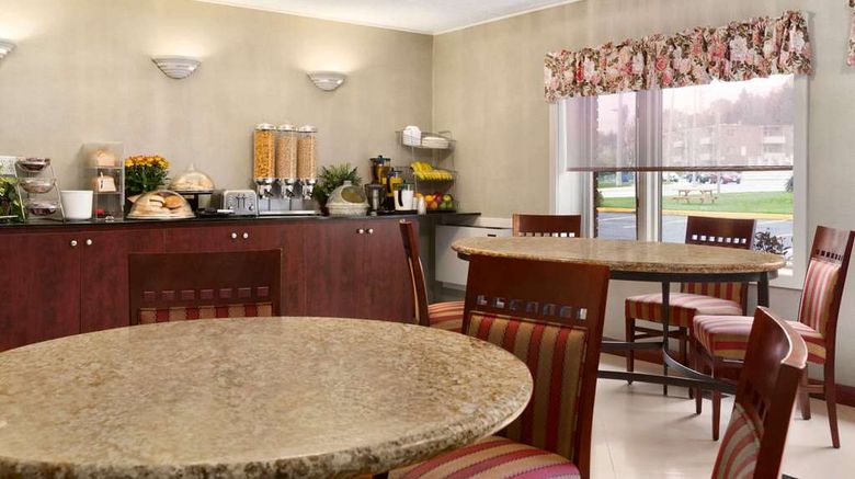 <b>Travelodge Owen Sound Restaurant</b>. Images powered by <a href="https://iceportal.shijigroup.com/" title="IcePortal" target="_blank">IcePortal</a>.