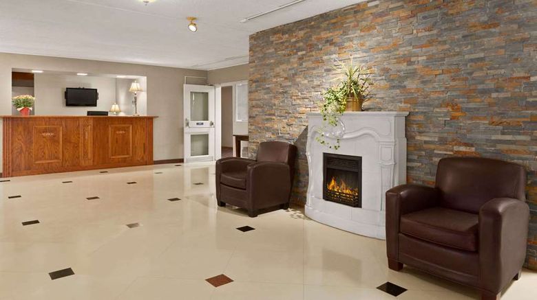 <b>Travelodge Owen Sound Lobby</b>. Images powered by <a href="https://iceportal.shijigroup.com/" title="IcePortal" target="_blank">IcePortal</a>.