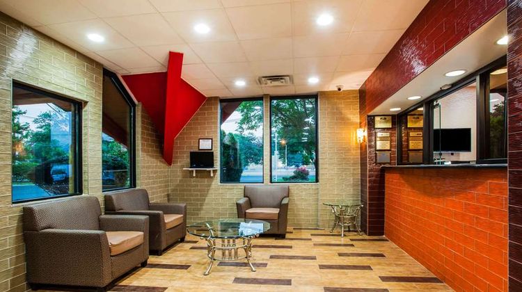 Howard Johnson Express North Plainfield Lobby