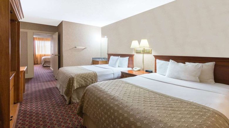 <b>Ramada Downtown Hotel & Conv Ctr Room</b>. Images powered by <a href="https://iceportal.shijigroup.com/" title="IcePortal" target="_blank">IcePortal</a>.