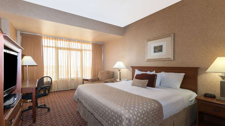 Ramada Downtown Hotel & Conv Ctr Room