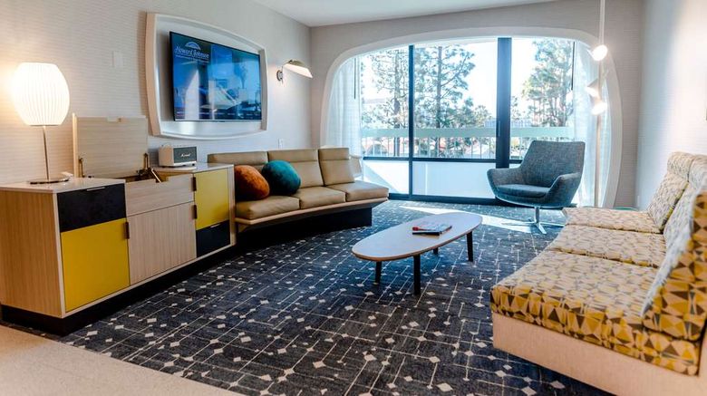 <b>Howard Johnson Anaheim Hotel Suite</b>. Images powered by <a href="https://iceportal.shijigroup.com/" title="IcePortal" target="_blank">IcePortal</a>.