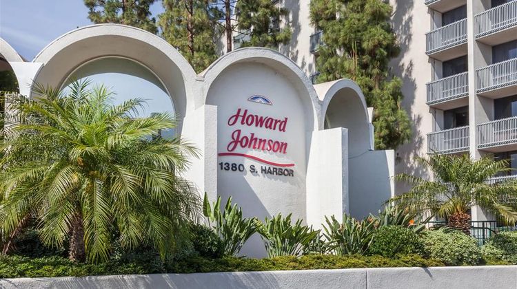 Howard Johnson Anaheim Hotel Exterior