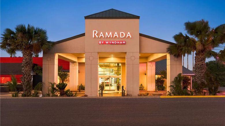 <b>Ramada Del Rio Exterior</b>. Images powered by <a href="https://iceportal.shijigroup.com/" title="IcePortal" target="_blank">IcePortal</a>.