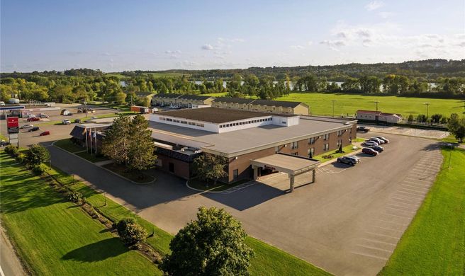 Ramada Fredericton Exterior