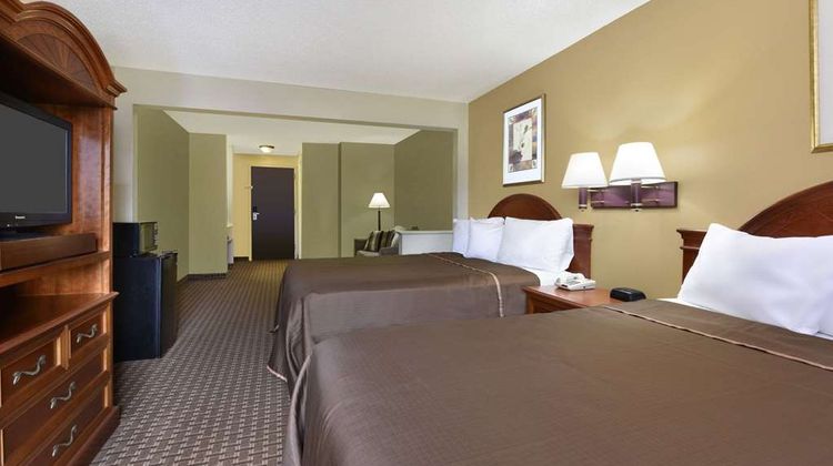 Howard Johnson Inn & Suites Allentown Suite