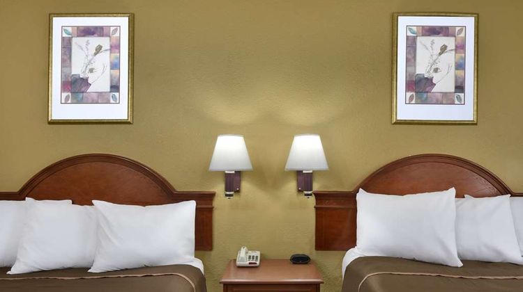 Howard Johnson Inn & Suites Allentown Room
