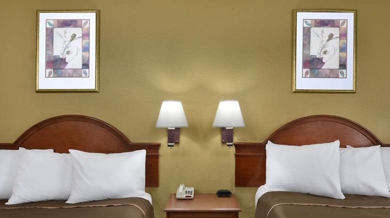 <b>Howard Johnson Inn & Suites Allentown Room</b>. Images powered by <a href="https://iceportal.shijigroup.com/" title="IcePortal" target="_blank">IcePortal</a>.