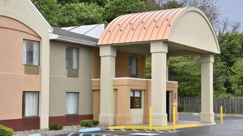 <b>Howard Johnson Inn & Suites Allentown Exterior</b>. Images powered by <a href="https://iceportal.shijigroup.com/" title="IcePortal" target="_blank">IcePortal</a>.