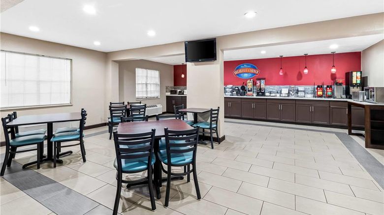 <b>Baymont Inn & Suites Port Arthur Restaurant</b>. Images powered by <a href="https://iceportal.shijigroup.com/" title="IcePortal" target="_blank">IcePortal</a>.