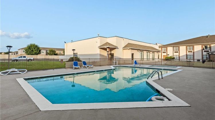 Baymont Inn & Suites Port Arthur Pool