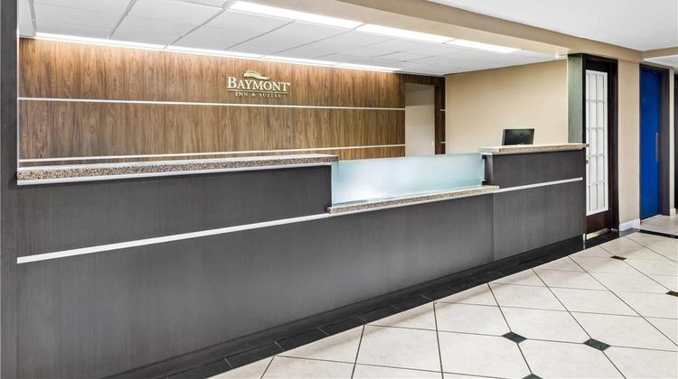 Baymont Inn & Suites Port Arthur Lobby