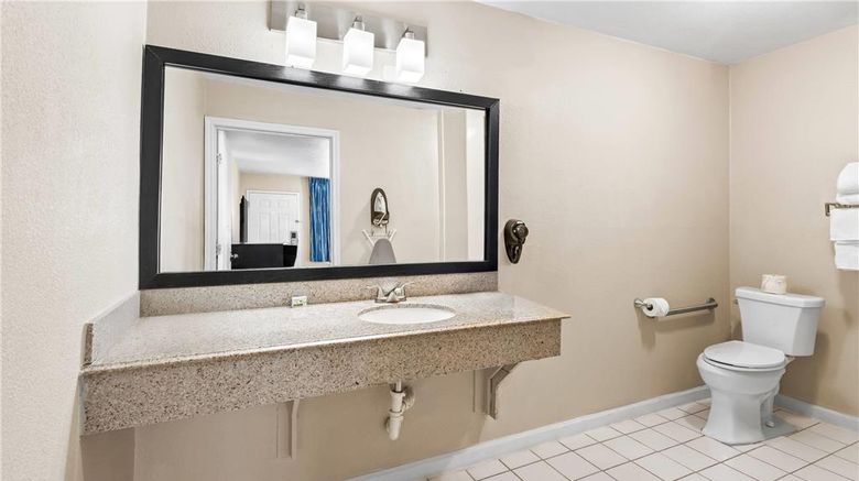 <b>Baymont Inn & Suites Port Arthur Room</b>. Images powered by <a href="https://iceportal.shijigroup.com/" title="IcePortal" target="_blank">IcePortal</a>.