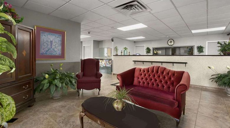 <b>Howard Johnson Inn Winter Haven Lobby</b>. Images powered by <a href="https://iceportal.shijigroup.com/" title="IcePortal" target="_blank">IcePortal</a>.